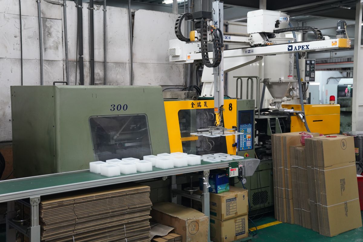 Zhu Xingプラスチック射出成形機と製造設備